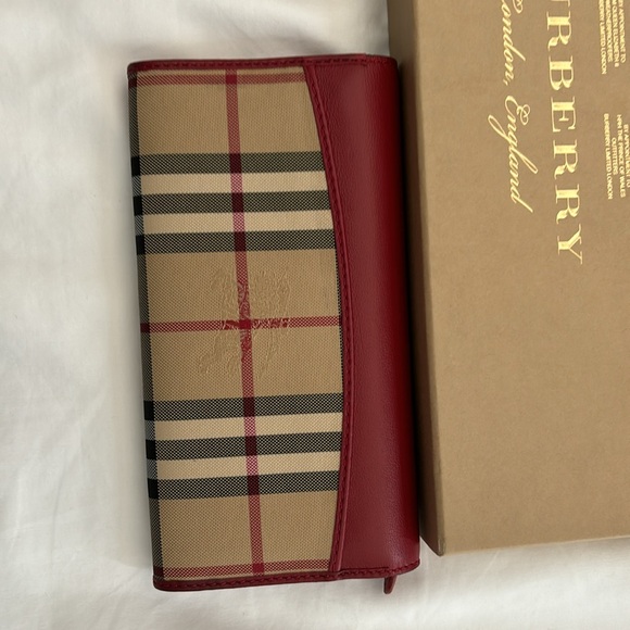 Burberry horse ferry check porter Red and Beige Wallet - Picture 5 of 9